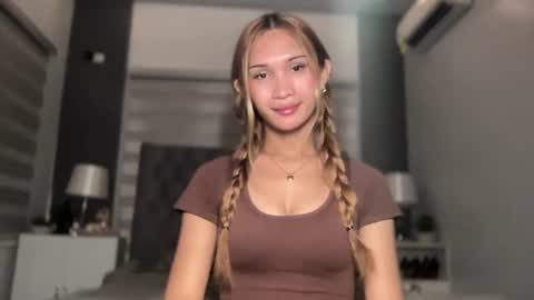 Snapshot of roxie_walton69x chatting on 16, 7, 2026 Roxie online show from 16, 7, 2026