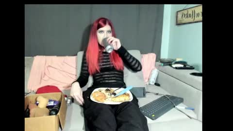 roxihazeleyes online show from 14, 2, 2025