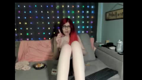 roxihazeleyes online show from 16, 2, 2025