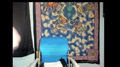 roxihazeleyes online show from 5, 3, 2025