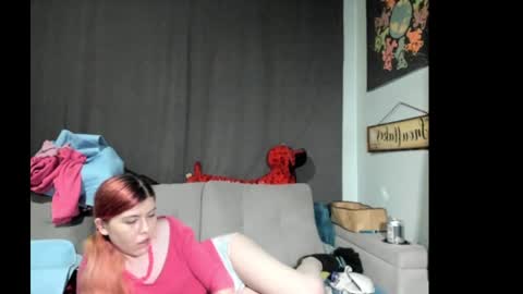 roxihazeleyes online show from 25, 9, 2025