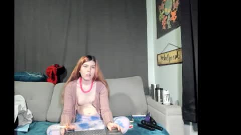 roxihazeleyes online show from 17, 10, 2025