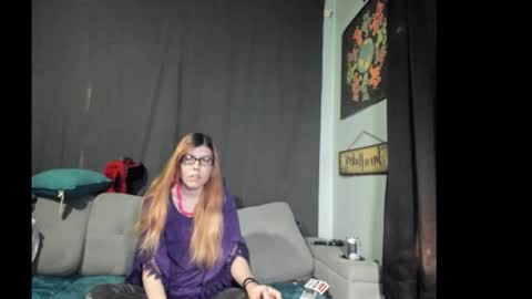 roxihazeleyes online show from 29, 10, 2025