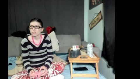 Snapshot of roxihazeleyes chatting on 19, 4, 2026 roxihazeleyes online show from 19, 4, 2026