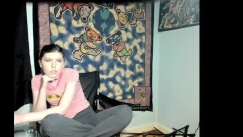 Snapshot of roxihazeleyes chatting on 16, 7, 2026 roxihazeleyes online show from 16, 7, 2026