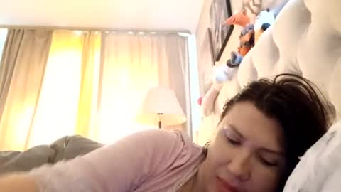 Snapshot of roxolanaa_sexy chatting on 1, 7, 2026 ROXOLANAA SEXY online show from 1, 7, 2026