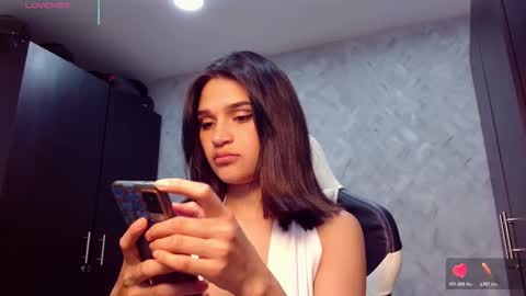 roxxi_2110 online show from 6, 1, 2026