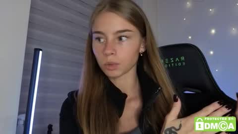 Snapshot of roxxxie_reid chatting on 25, 10, 2025 Roxieex ABBY online show from 25, 10, 2025