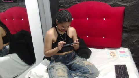 Snapshot of roxxyblack01 chatting on 2, 4, 2026 Roxxy online show from 2, 4, 2026