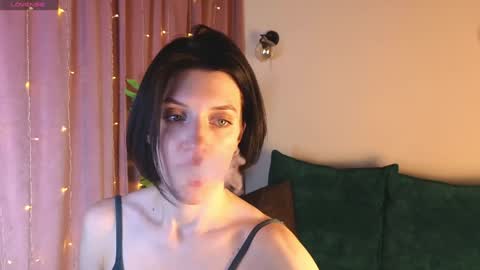 Snapshot of roxy_riot_ chatting on 4, 2, 2025 roxy_riot_ online show from 4, 2, 2025