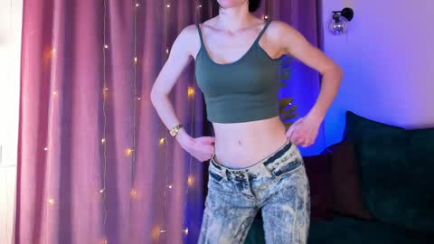 Snapshot of roxy_riot_ chatting on 7, 2, 2025 roxy_riot_ online show from 7, 2, 2025