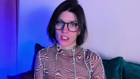 Snapshot of roxy_riot_ chatting on 7, 2, 2025 roxy_riot_ online show from 7, 2, 2025