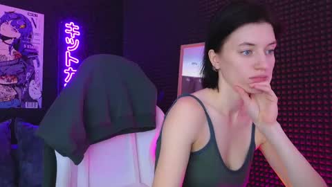 Snapshot of roxy_riot_ chatting on 7, 3, 2025 roxy_riot_ online show from 7, 3, 2025