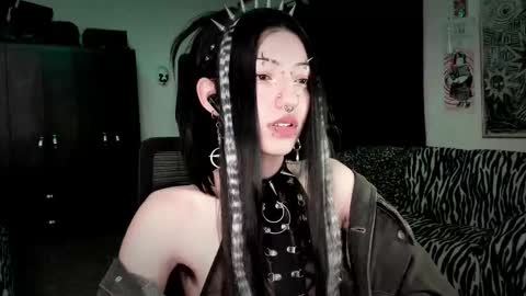 Snapshot of roxy_toxic chatting on 25, 2, 2026 Roxy Independient model Help me to reach 50 thumbs up online show from 25, 2, 2026