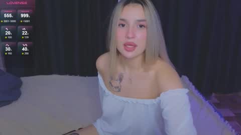 Snapshot of roxychilli chatting on 17, 9, 2025 Roxy online show from 17, 9, 2025