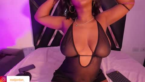 Roxxy Queen online show from 9, 10, 2025