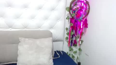 Bruna Royale  online show from 18, 4, 2026