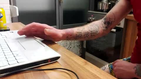 Snapshot of ruan8080 chatting on 2, 12, 2024 petit cochon online show from 2, 12, 2024