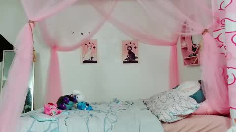 Snapshot of ruby_wren chatting on 29, 9, 2025 Ruby Wren online show from 29, 9, 2025