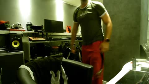 Chico que rico Caliente online show from 7, 2, 2025