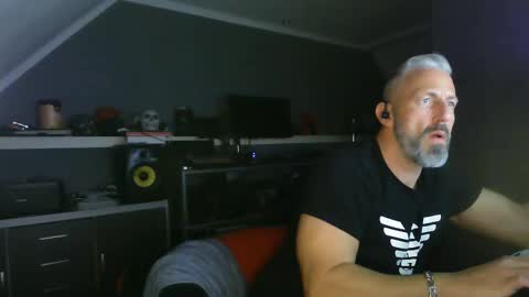 Chico que rico Caliente online show from 16, 2, 2025