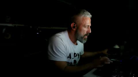 Chico que rico Caliente online show from 16, 1, 2026