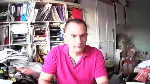 Snapshot of runner1978 chatting on 1, 12, 2025 runner1978 online show from 1, 12, 2025