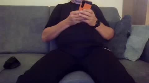 runner_1978 online show from 11, 12, 2024