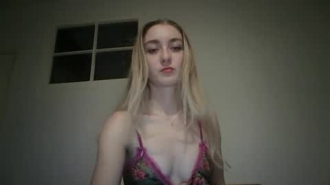 Izzy online show from 28, 10, 2025