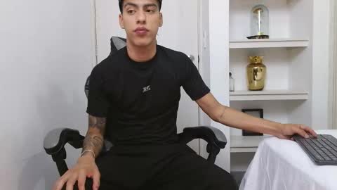  R U S S E L L  online show from 5, 2, 2026