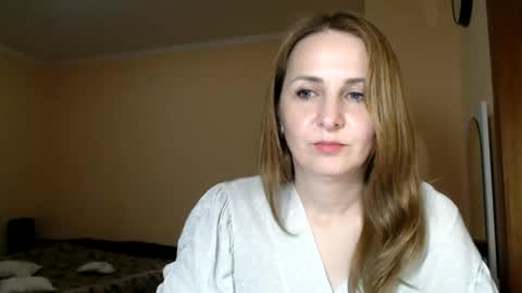 Snapshot of ruthpark chatting on 22, 11, 2025 Ruth online show from 22, 11, 2025