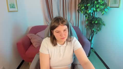 Snapshot of ruyjin_choi chatting on 25, 5, 2026 Ruyjin online show from 25, 5, 2026