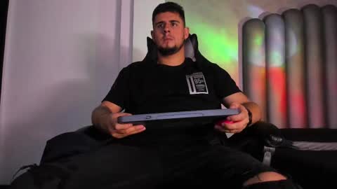 R Y A N online show from 21, 9, 2025