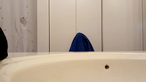 ryucravenmore online show from 21, 10, 2025