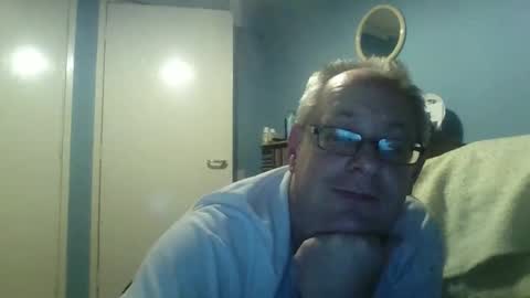 Snapshot of s536sny18 chatting on 10, 10, 2025 s536sny18 online show from 10, 10, 2025