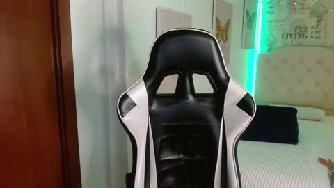 Snapshot of saara_martin chatting on 12, 3, 2026 1 online show from 12, 3, 2026