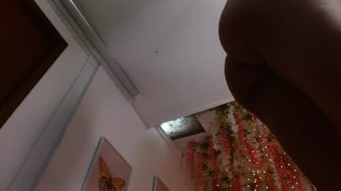 Snapshot of saara_martin chatting on 8, 4, 2026 1 online show from 8, 4, 2026