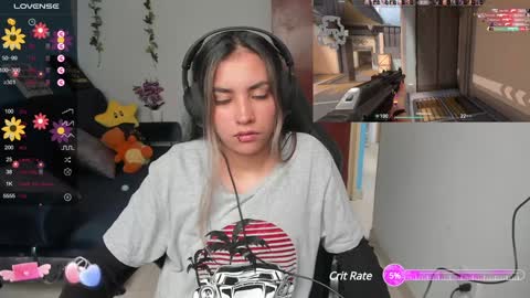 Snapshot of sabrina_chester_02 chatting on 28, 1, 2025 Angie online show from 28, 1, 2025