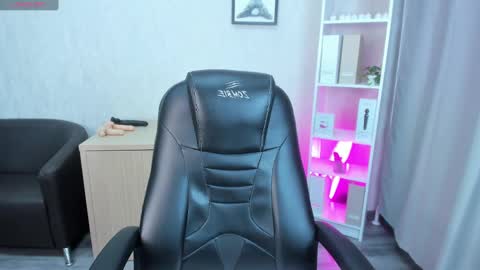 GMT7TueWedThuFriSatSun 0100am-0700am online show from 9, 3, 2025