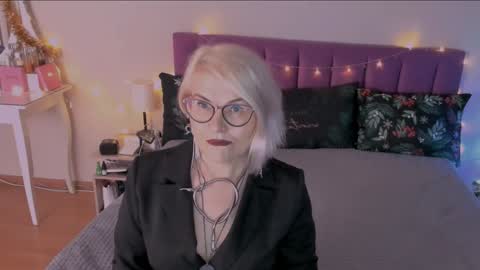 Snapshot of sabrinamacmarren chatting on 29, 12, 2024 Sabrina MacMarren online show from 29, 12, 2024