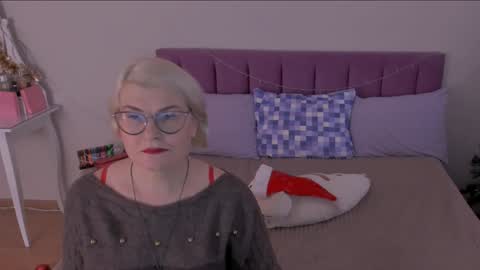 Snapshot of sabrinamacmarren chatting on 8, 1, 2025 Sabrina MacMarren online show from 8, 1, 2025