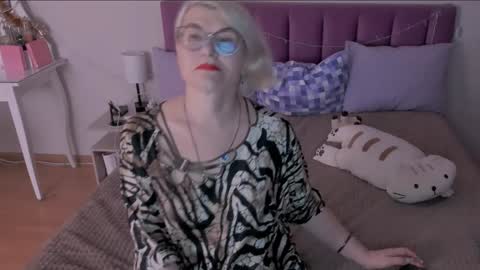 Snapshot of sabrinamacmarren chatting on 19, 1, 2025 Sabrina MacMarren online show from 19, 1, 2025