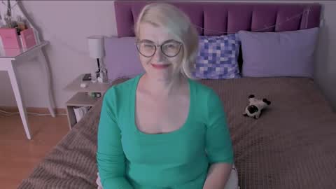 Snapshot of sabrinamacmarren chatting on 20, 1, 2025 Sabrina MacMarren online show from 20, 1, 2025