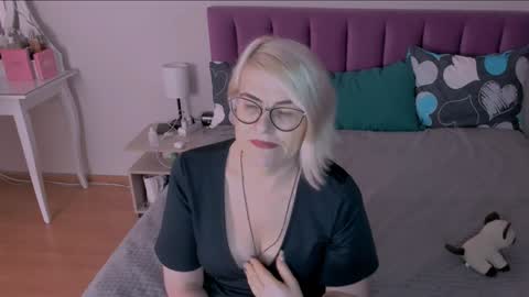 Snapshot of sabrinamacmarren chatting on 23, 1, 2025 Sabrina MacMarren online show from 23, 1, 2025