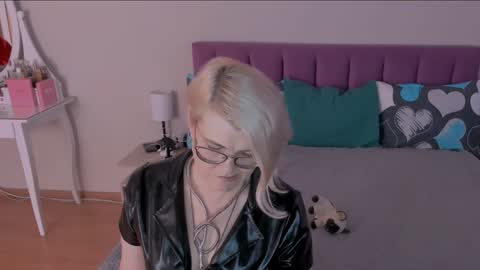 Snapshot of sabrinamacmarren chatting on 27, 1, 2025 Sabrina MacMarren online show from 27, 1, 2025