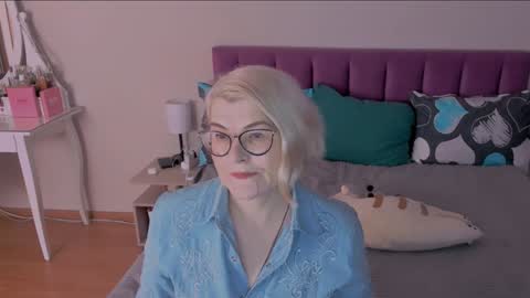 Snapshot of sabrinamacmarren chatting on 28, 1, 2025 Sabrina MacMarren online show from 28, 1, 2025