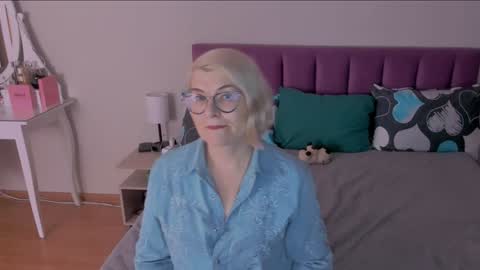 Snapshot of sabrinamacmarren chatting on 28, 1, 2025 Sabrina MacMarren online show from 28, 1, 2025