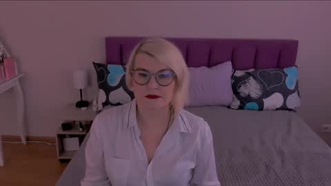Snapshot of sabrinamacmarren chatting on 22, 2, 2025 Sabrina MacMarren online show from 22, 2, 2025