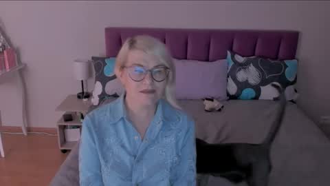 Snapshot of sabrinamacmarren chatting on 23, 2, 2025 Sabrina MacMarren online show from 23, 2, 2025