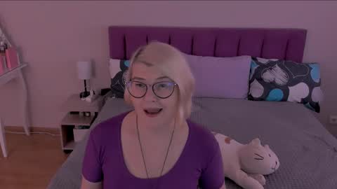 Snapshot of sabrinamacmarren chatting on 24, 2, 2025 Sabrina MacMarren online show from 24, 2, 2025